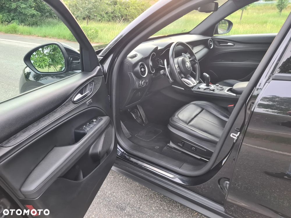 Alfa Romeo Stelvio 2.0 Turbo 16V AT8-Q4 Veloce - 11