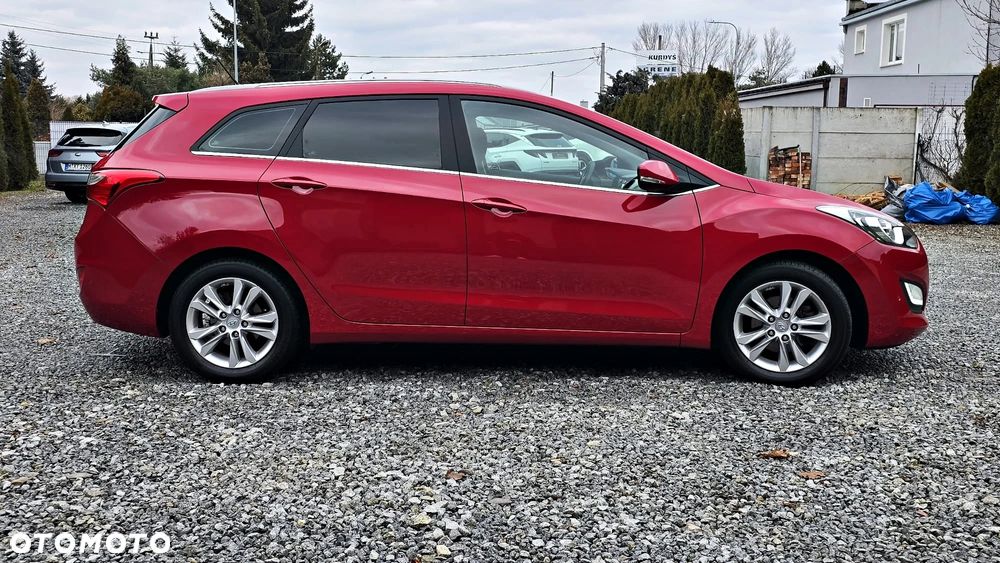 Hyundai i30 blue Kombi 1.6 GDi Passion - 14