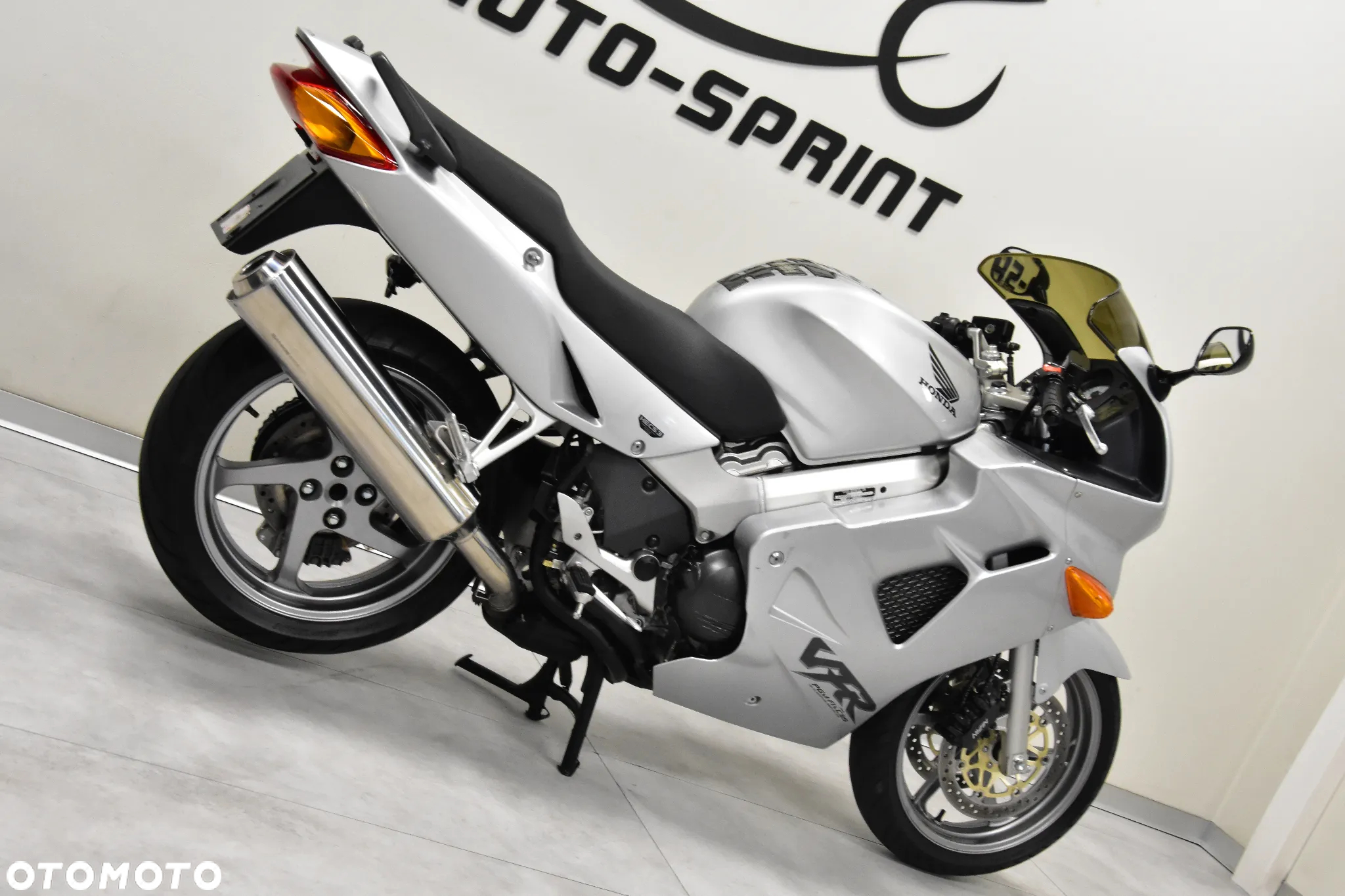 Honda VFR - 9