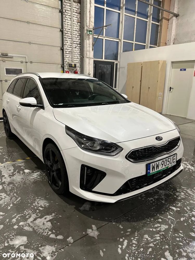 Kia Ceed 1.6 GDI PHEV Business Line DCT - 1