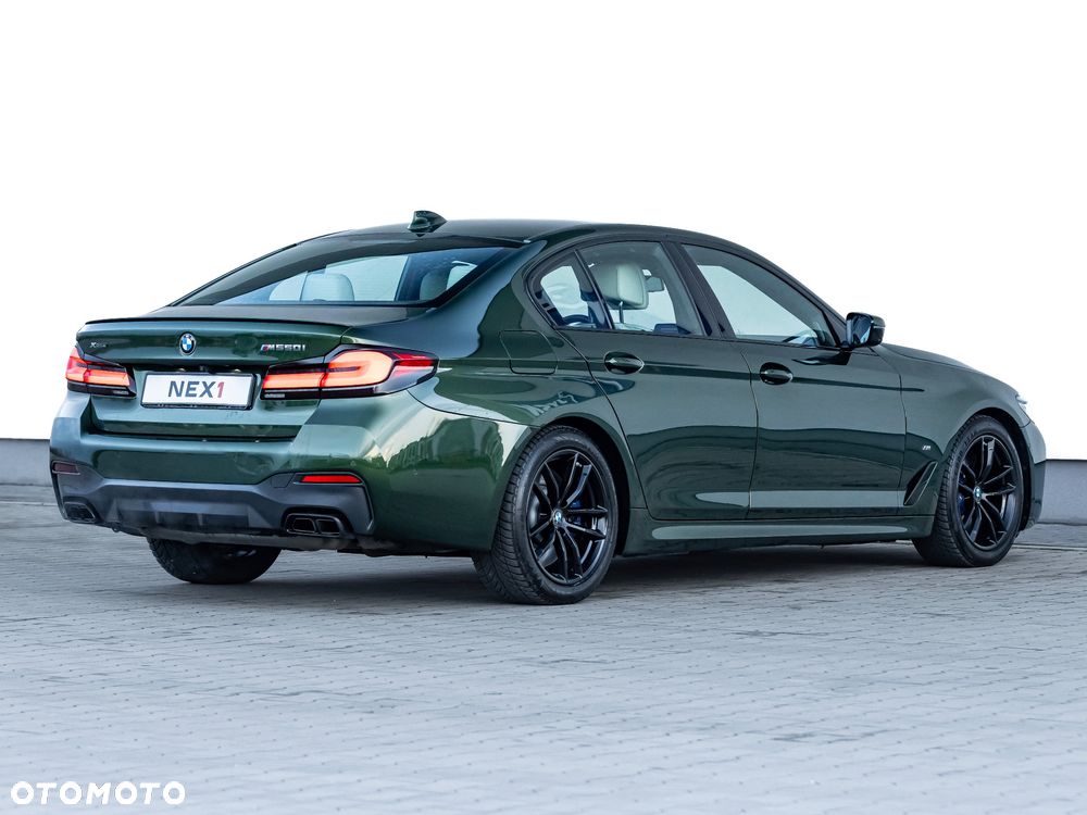 BMW Seria 5 M550i xDrive - 10