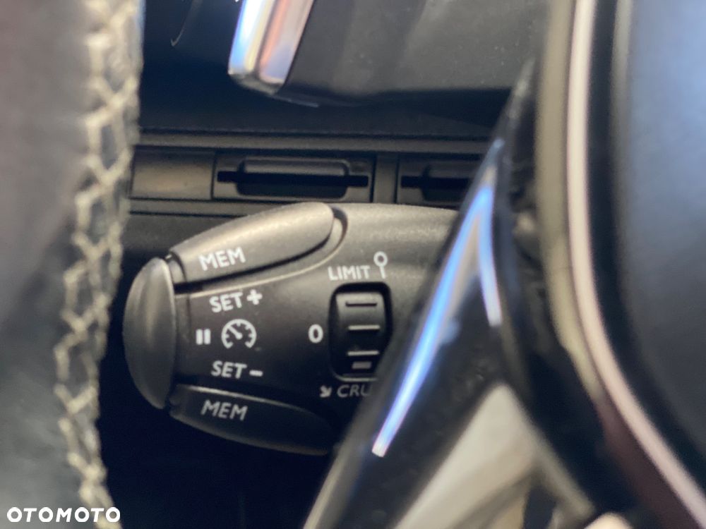 Peugeot 3008 BlueHDi 180 Stop & Start EAT8 Allure - 22