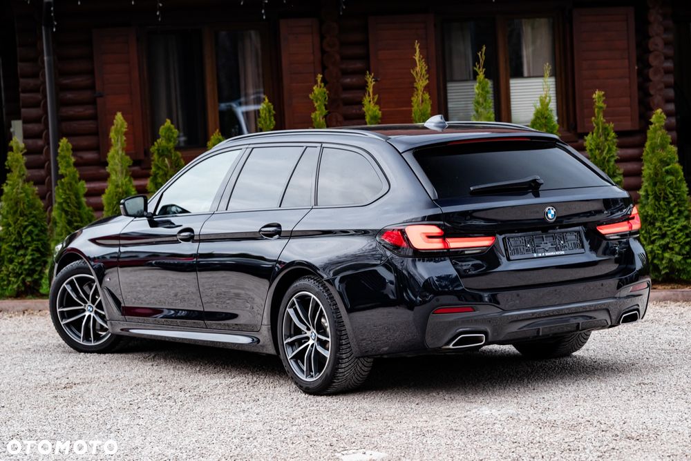 BMW Seria 5 520d M Sport - 11