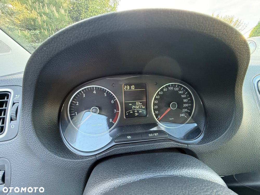 Volkswagen Polo 1.4 16V Highline - 17