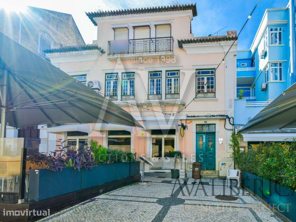 T4 de Charme para Remodelar, no Centro Histórico de Leiria - Grande imagem: 2/18
