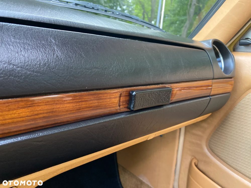 Mercedes-Benz W123 - 20