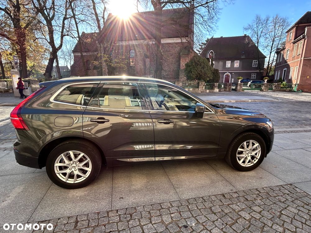 Volvo XC 60 B5 D AWD Momentum Pro - 2