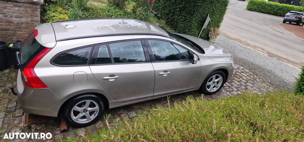 Volvo V60 D4 Momentum - 4