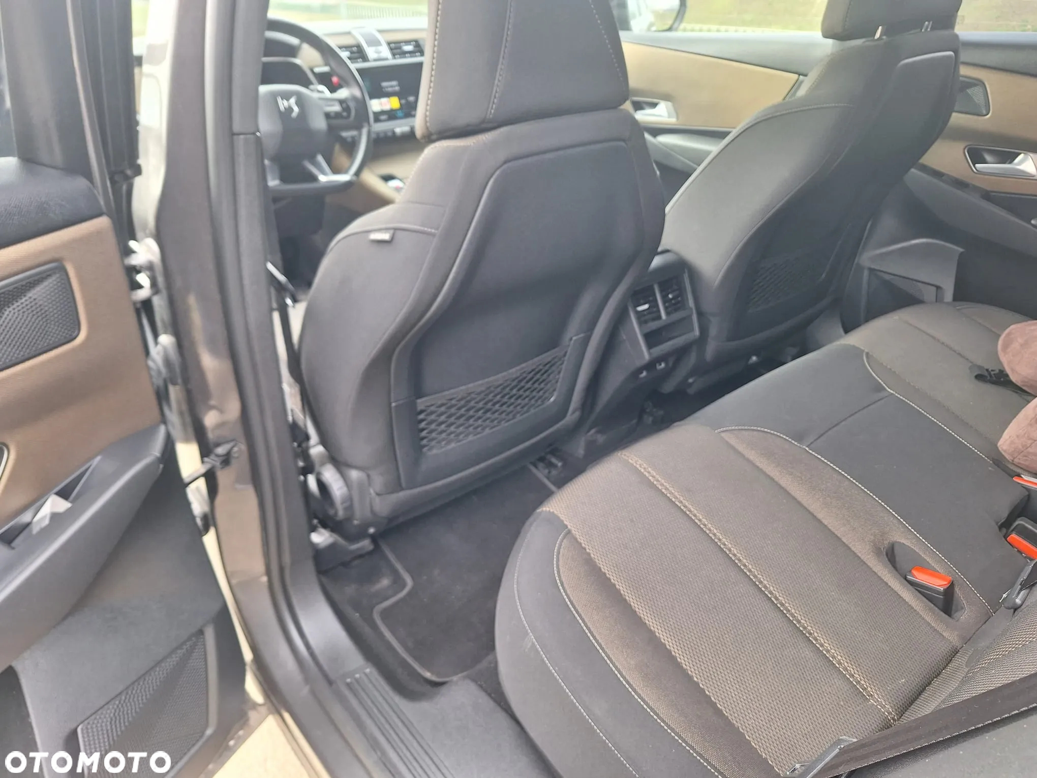 DS Automobiles DS 7 Crossback 1.6 E-Tense 4x4 Grand Chic - 24