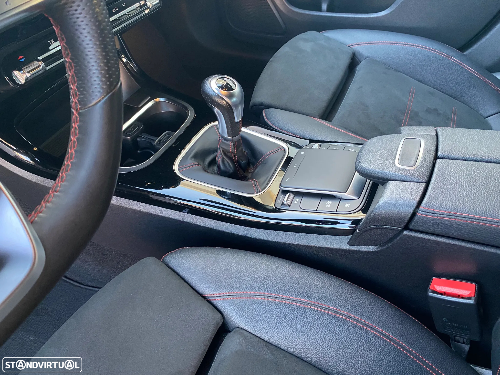 Mercedes-Benz CLA 180 d Shooting Brake AMG Line - 34