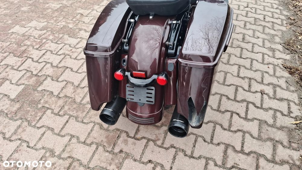 Harley-Davidson Touring Road Glide - 11