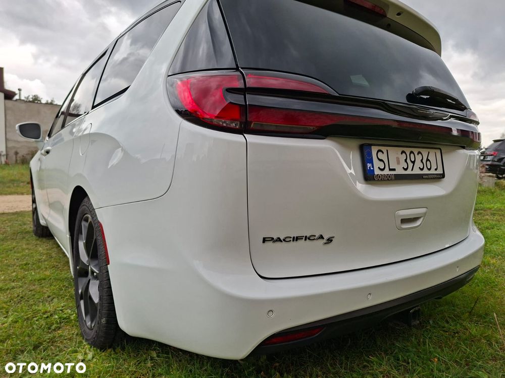 Chrysler Pacifica - 30