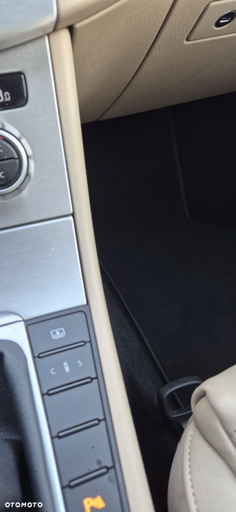 Volkswagen Passat 2.0 TSI Highline - 16