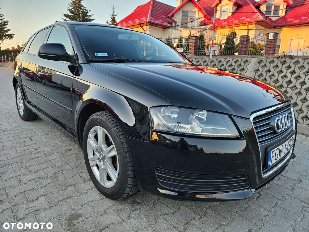 Audi A3 Sportback - 1