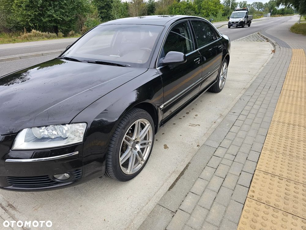 Audi A8 6.0 L Quattro - 2