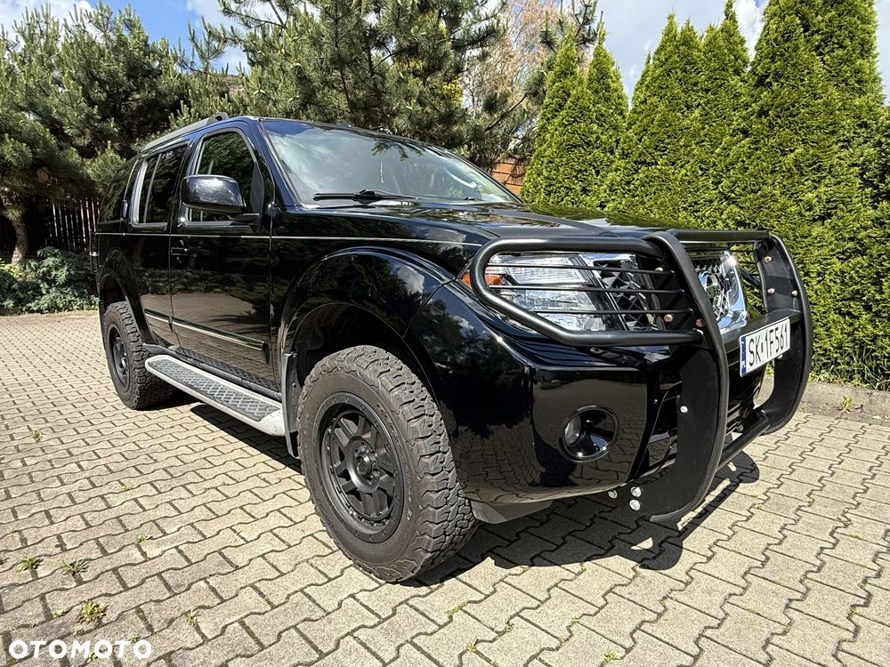 Nissan Pathfinder - 1