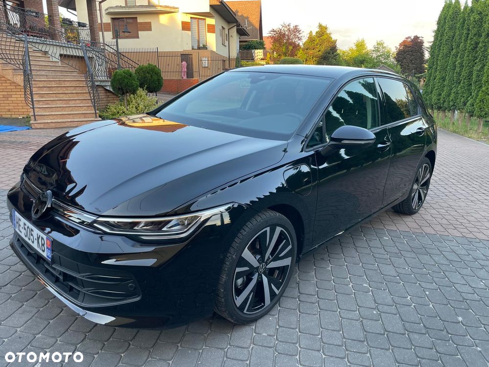 Volkswagen Golf - 1