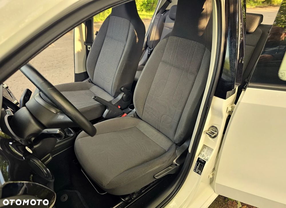 Volkswagen up! white style - 21