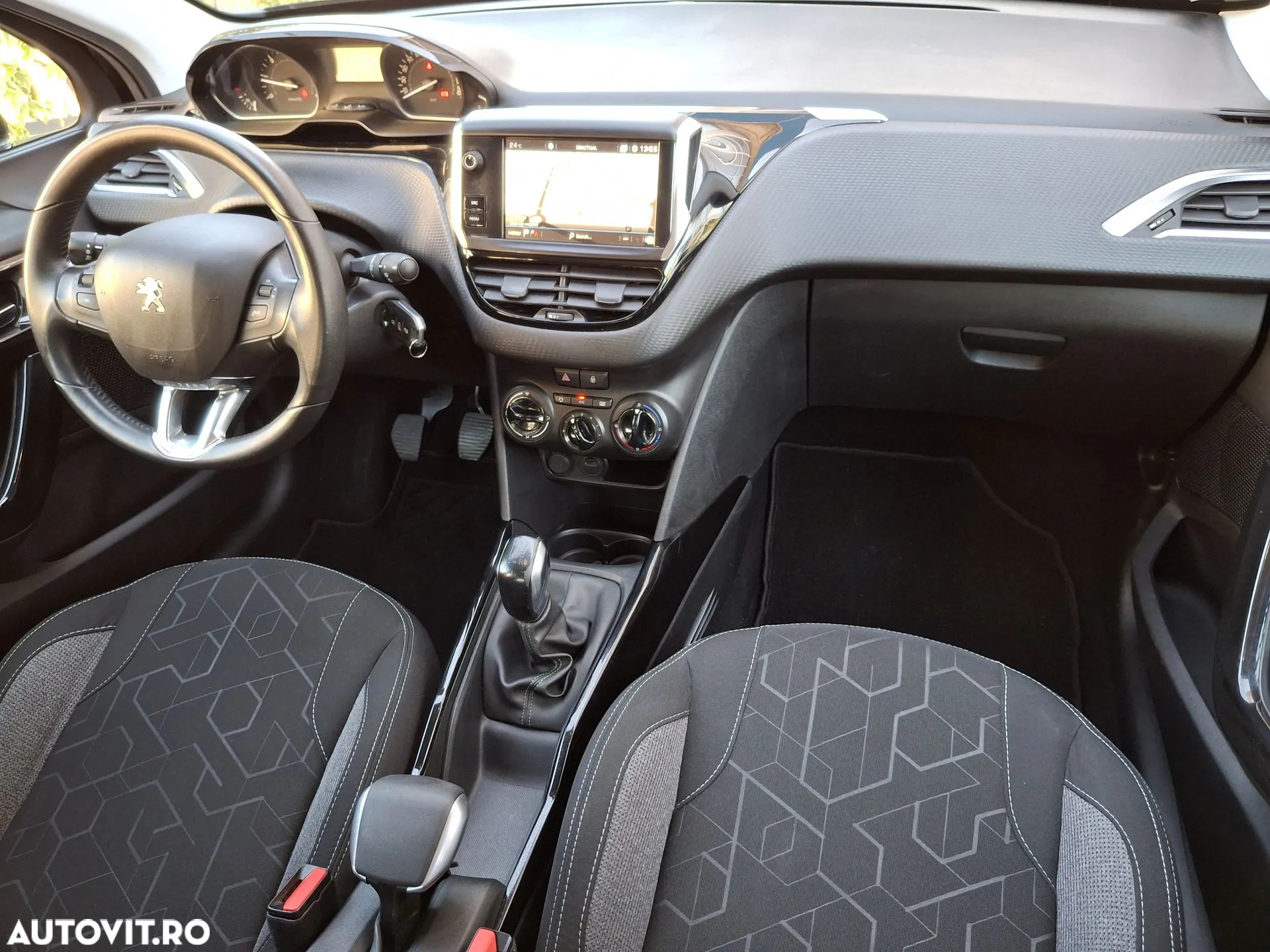 Peugeot 2008 - 11