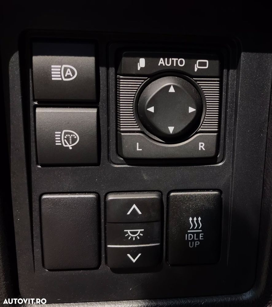 Toyota Land Cruiser - 40