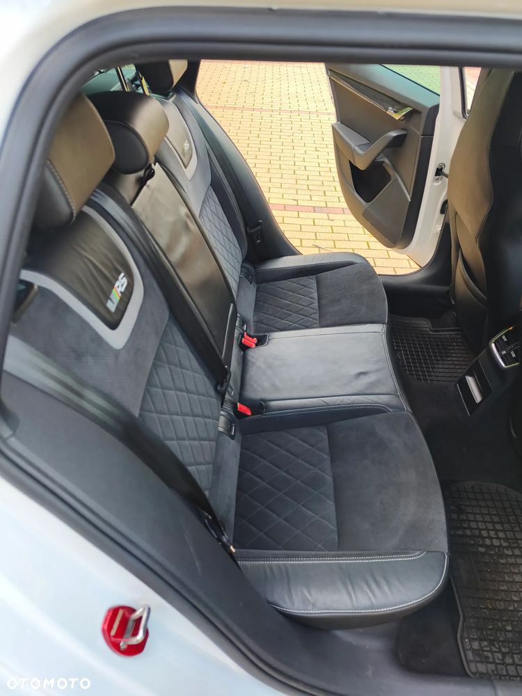 Skoda Octavia 2.0 TDI DSG RS - 12