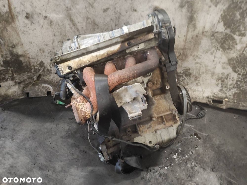 SILNIK BENZYNOWY 1.8 20V AUDI A4 B5 PASSAT B5 APT 94-99r - 1