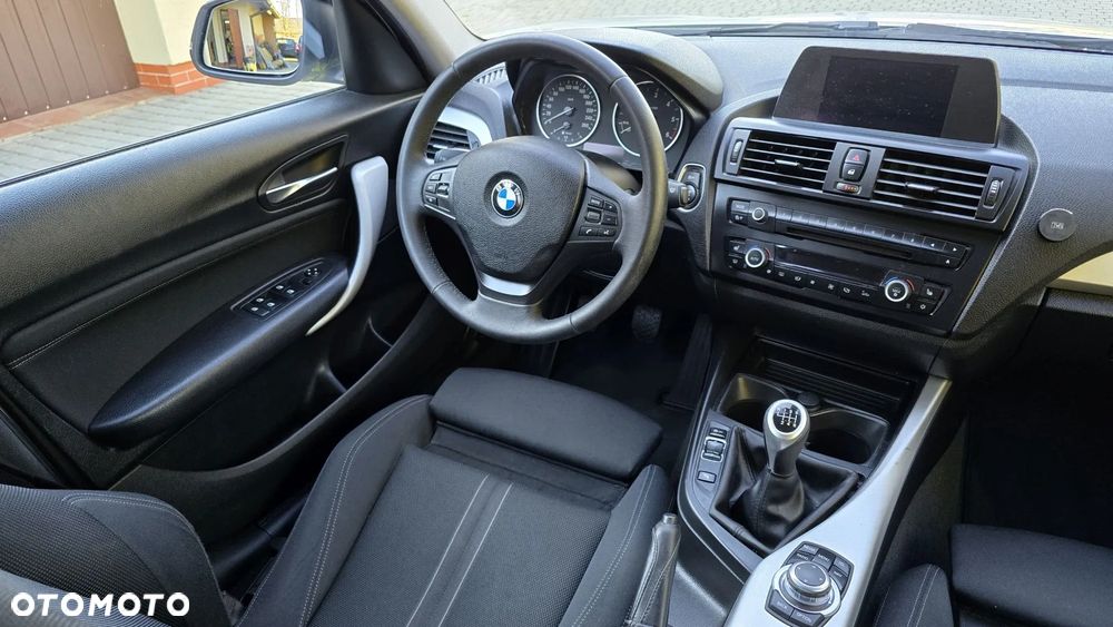 BMW Seria 1 116d - 25