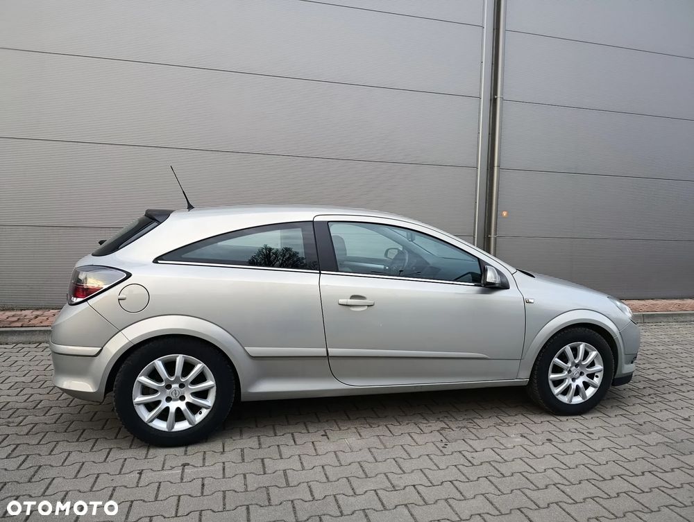 Opel Astra 1.6 Sport - 25