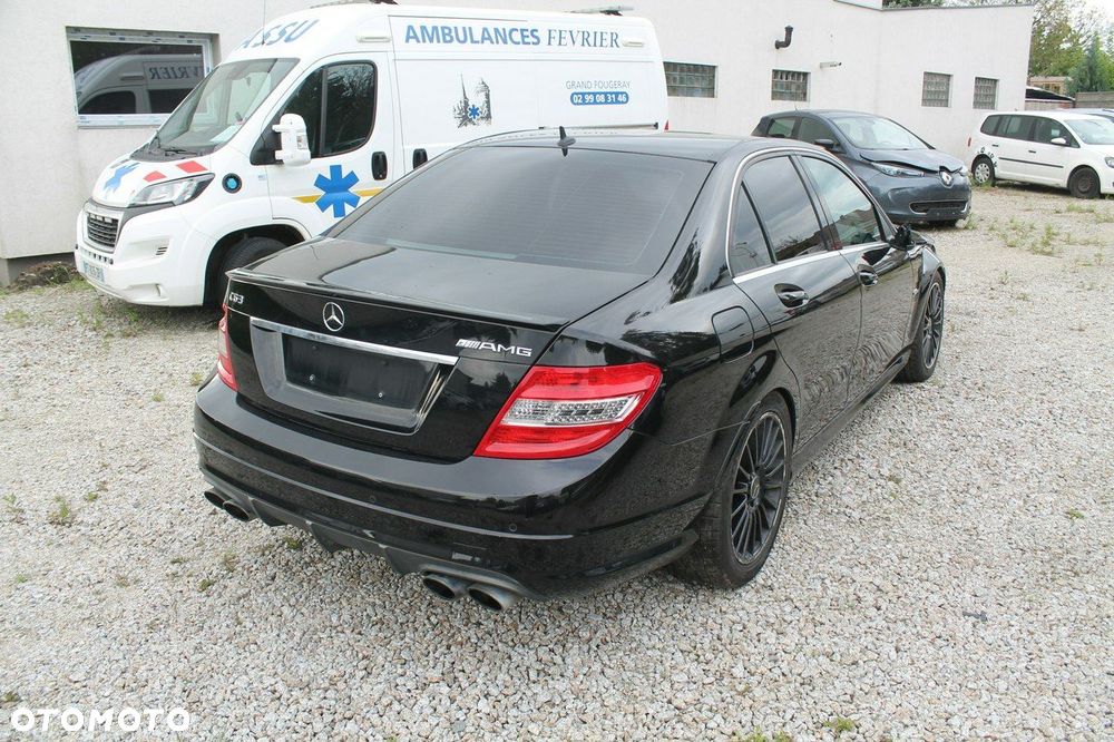 Mercedes-Benz Klasa C 63 AMG - 5
