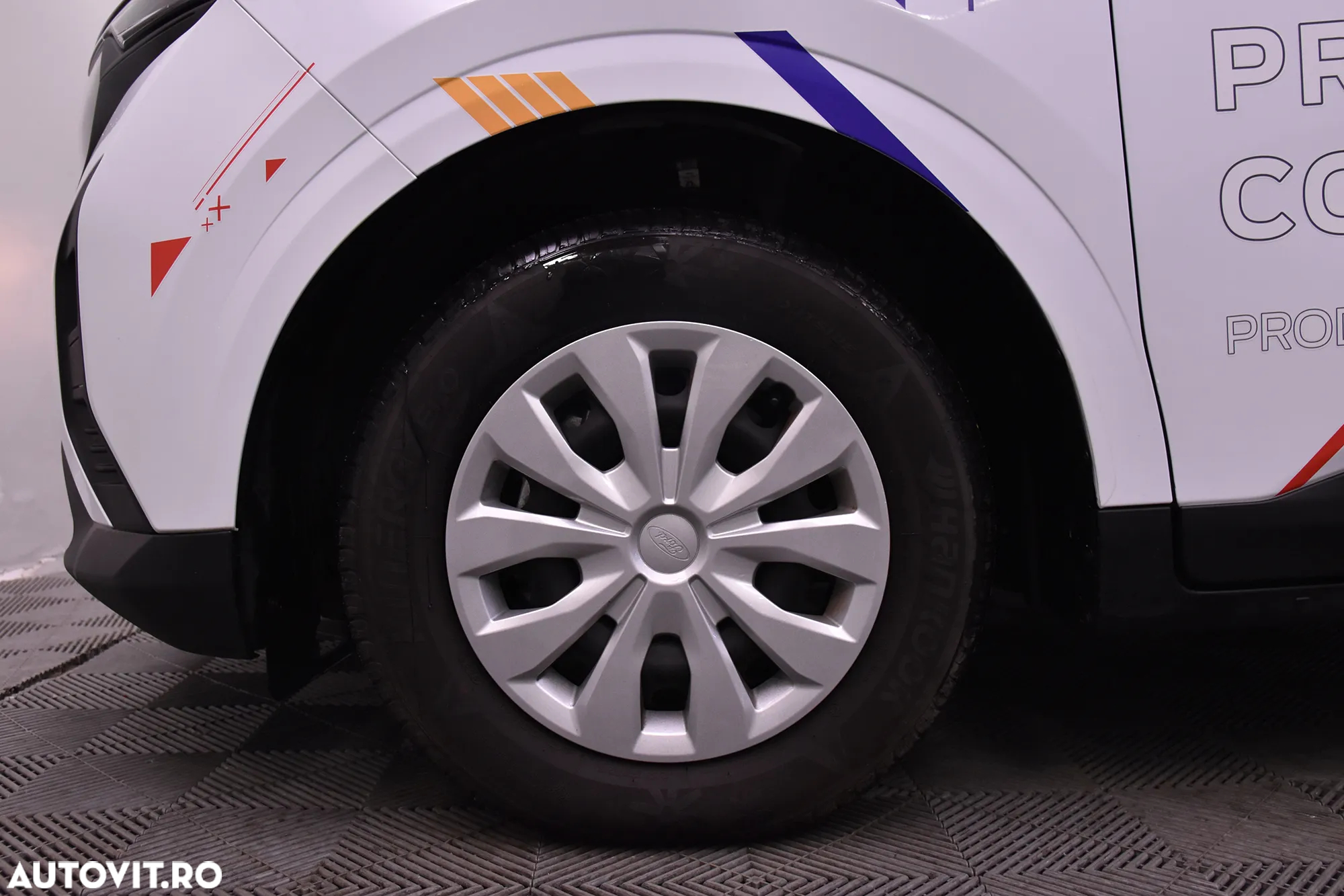 Ford Courier VAN - 12