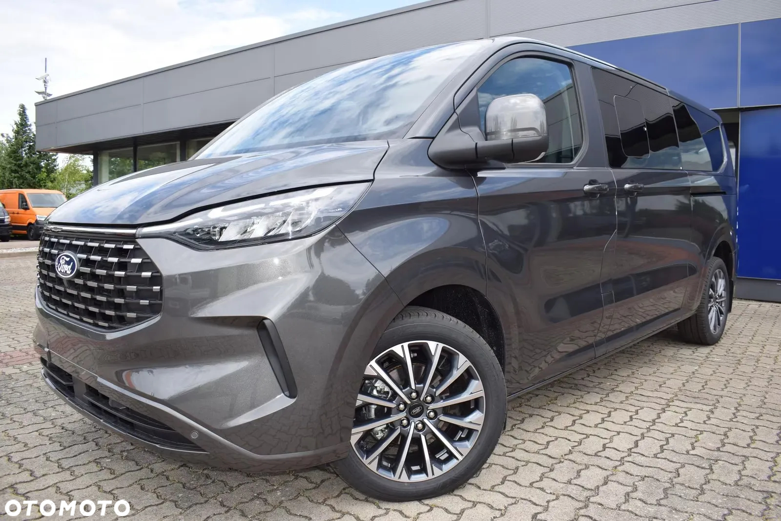 Ford Tourneo Custom 2.0 EcoBlue 320 L2 Titanium - 3