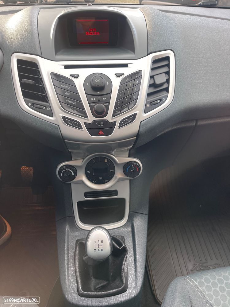 Ford Fiesta - 12