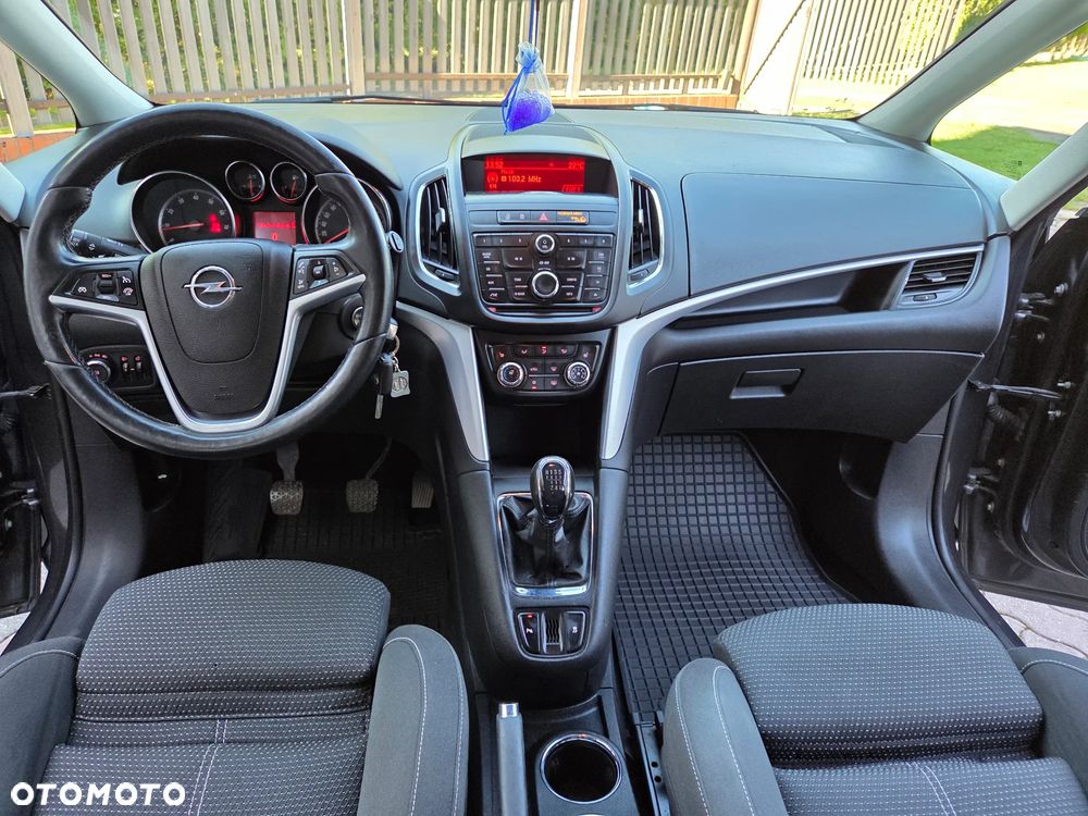 Opel Zafira - 16