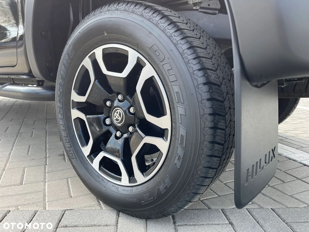 Toyota Hilux 2.8 D-4D Double Cab Invincible Sport 4x4 - 12