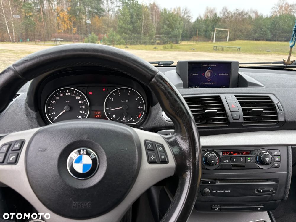 BMW Seria 1 116i - 24