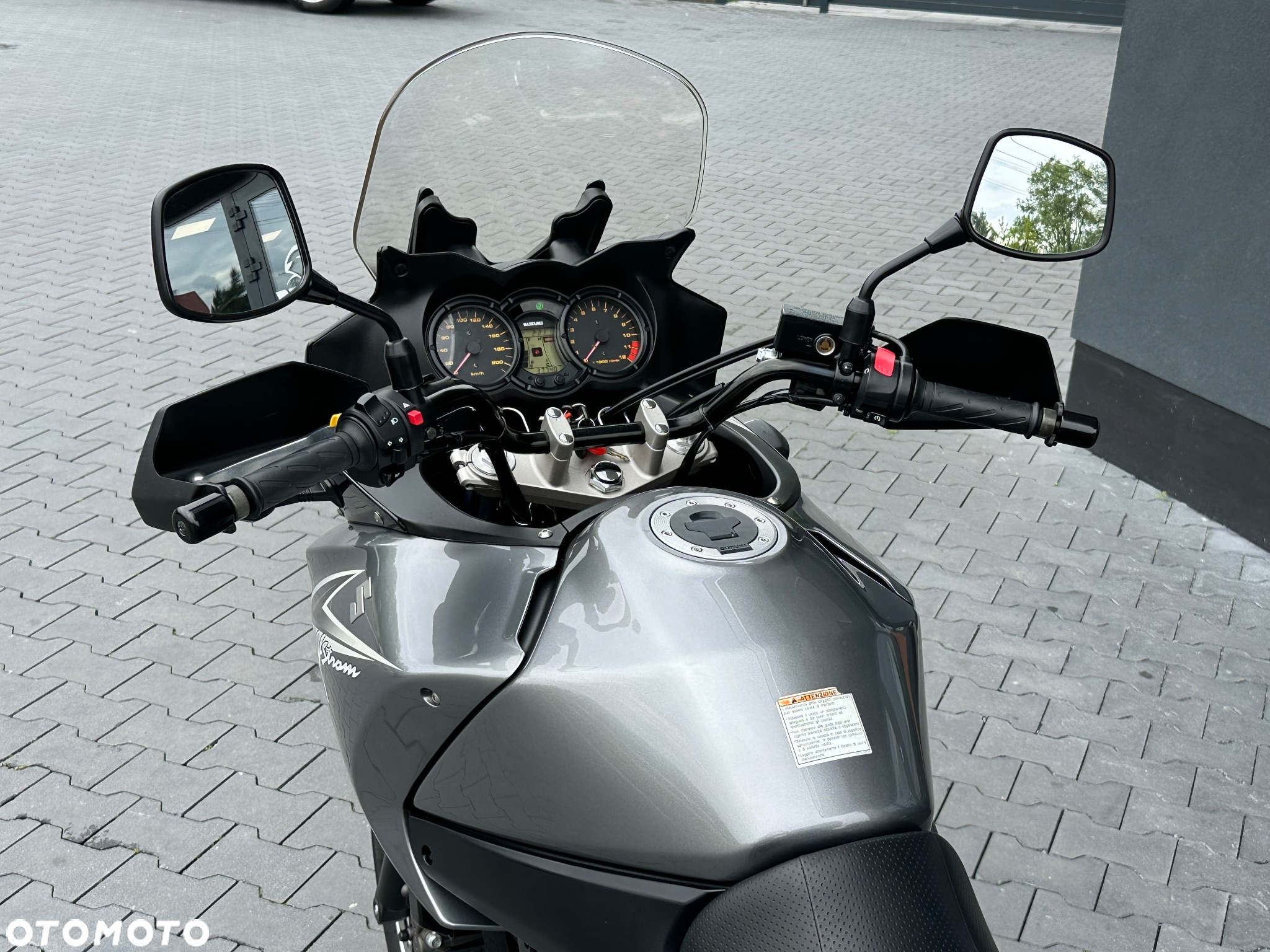 Suzuki V-STROM - 23