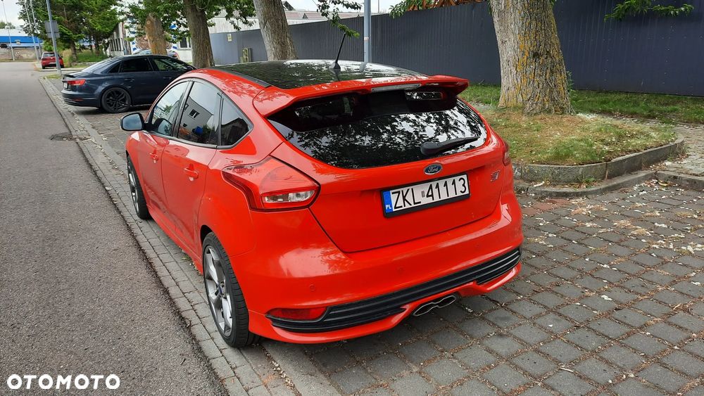 Ford Focus 2.0 TDCi ST-2 - 11