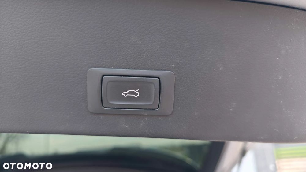 Audi A6 Avant 2.0 TDI quattro S tronic - 15