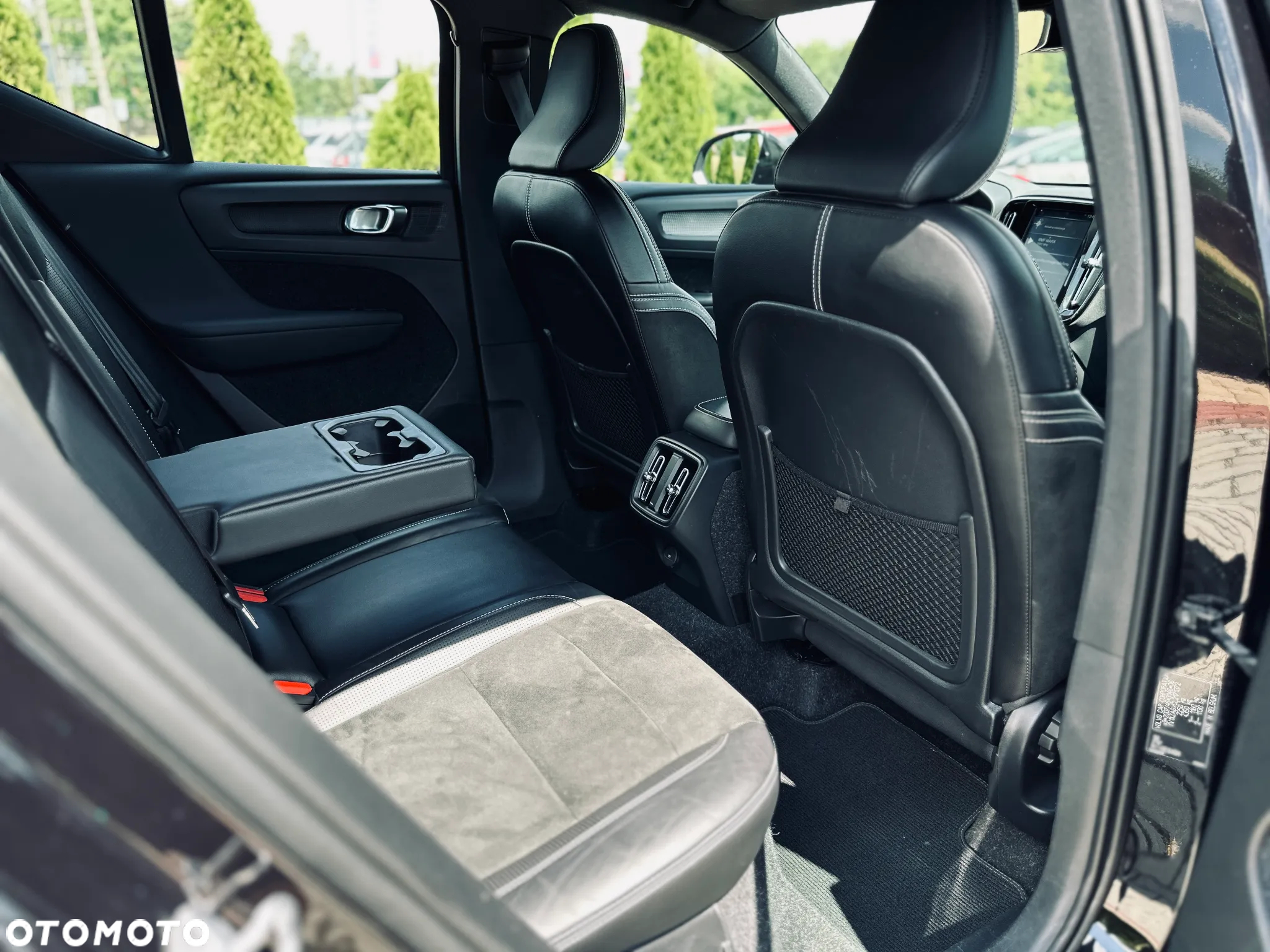 Volvo XC 40 D4 AWD Geartronic R-Design - 19