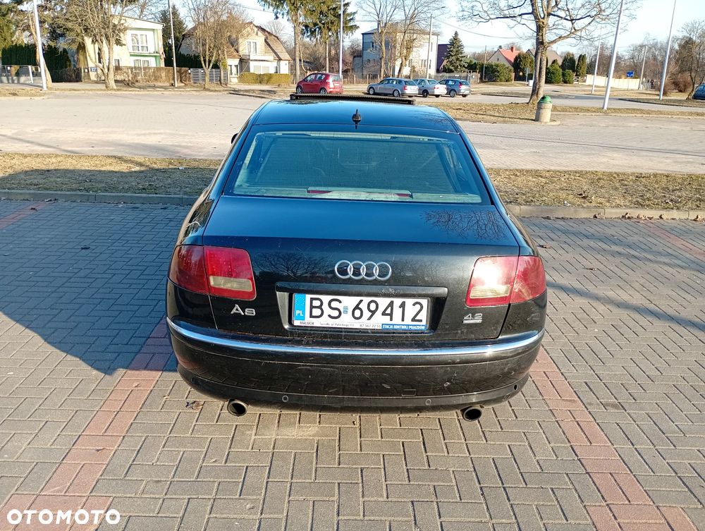 Audi A8 4.2 Quattro - 6