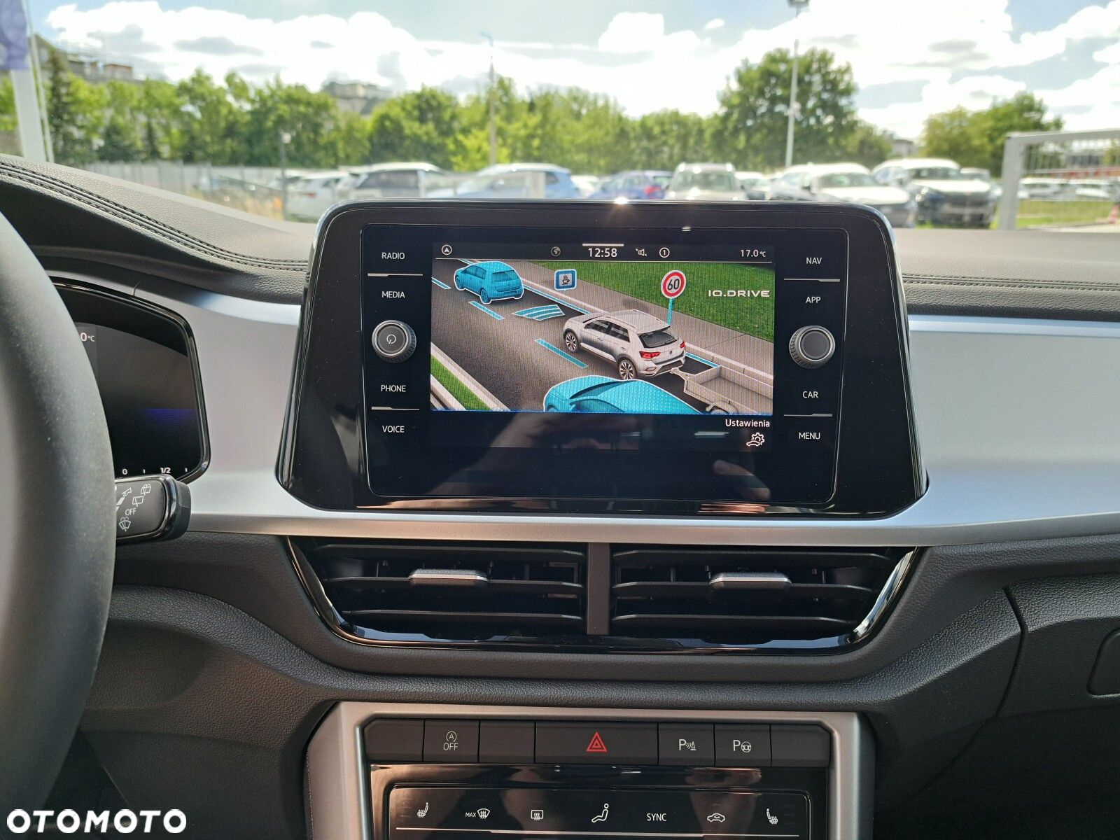 Volkswagen T-Roc 1.5 TSI Life Plus DSG - 27
