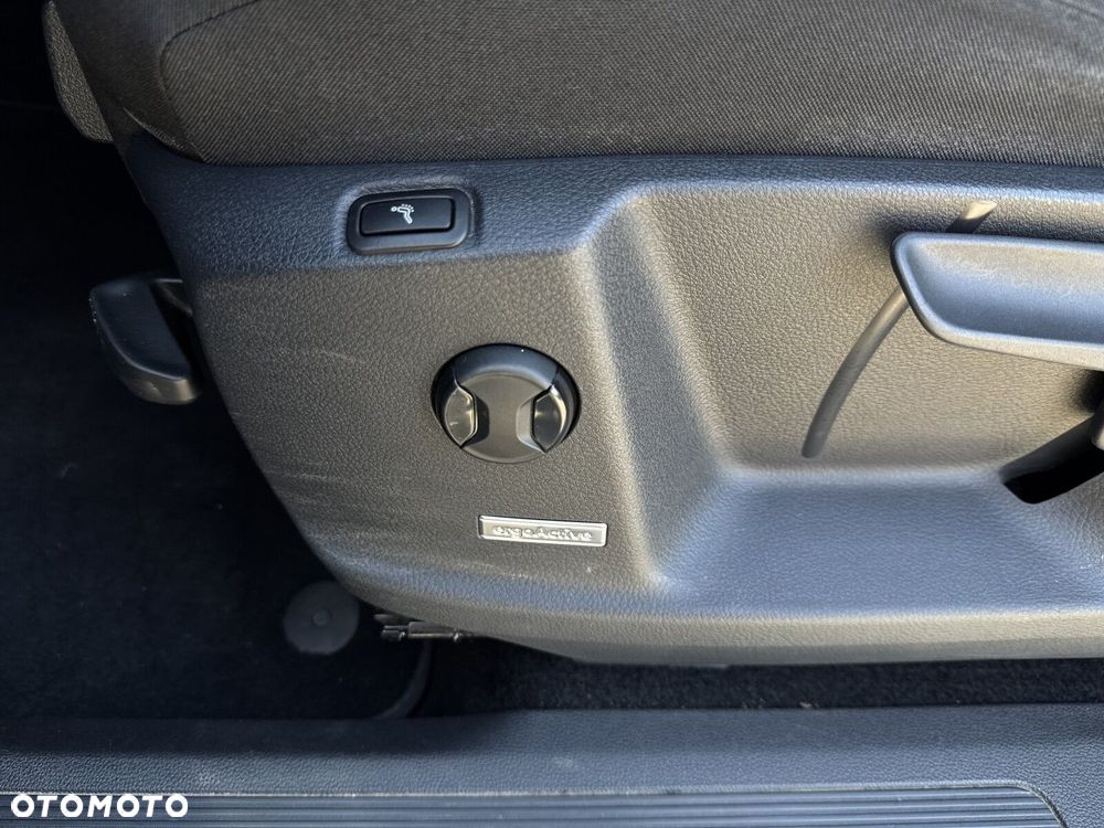 Volkswagen Touran 2.0 TDI BMT Comfortline DSG - 10
