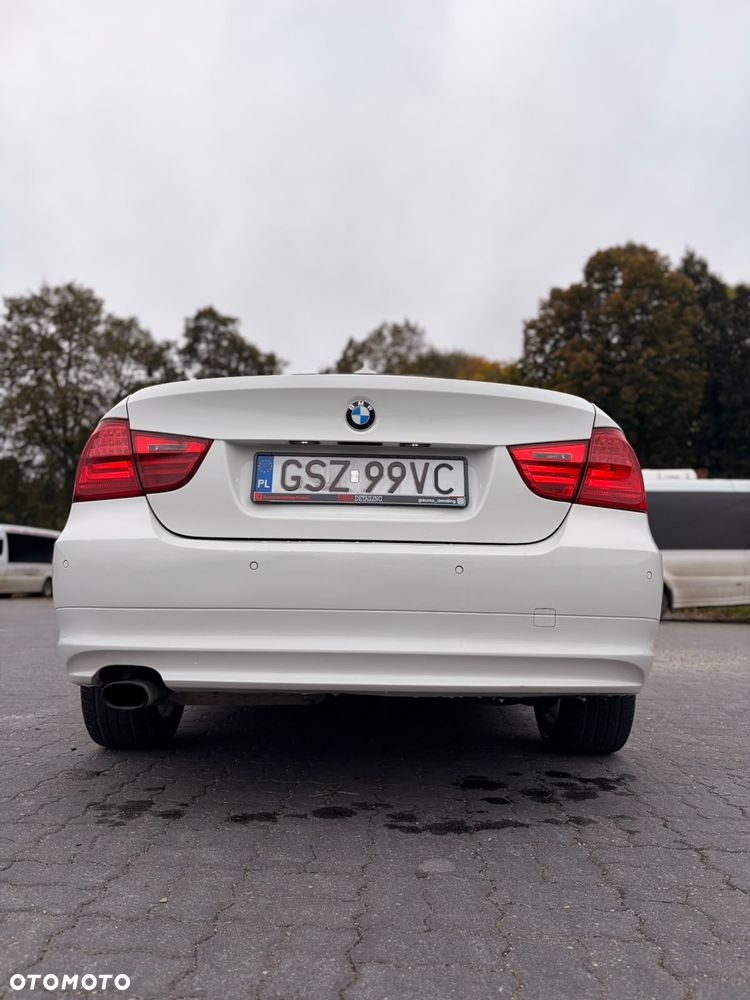 BMW Seria 3 320i - 11