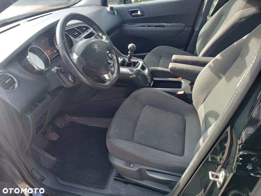 Peugeot 5008 2.0 HDi Family 7os - 9