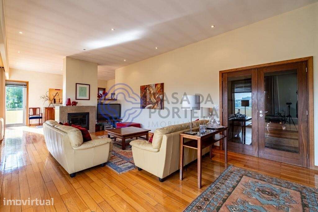 Moradia Exclusiva com Piscina, Jardim em Milhundos | Penafiel - Grande imagem: 4/47