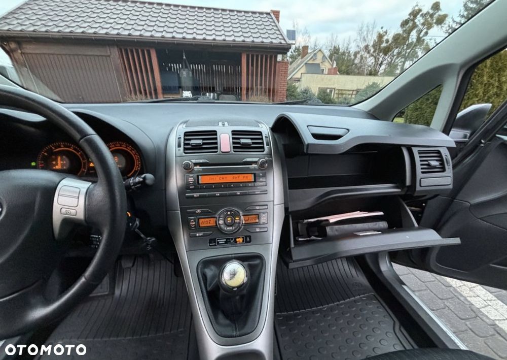 Toyota Auris 1.6 VVT-i Sol - 17