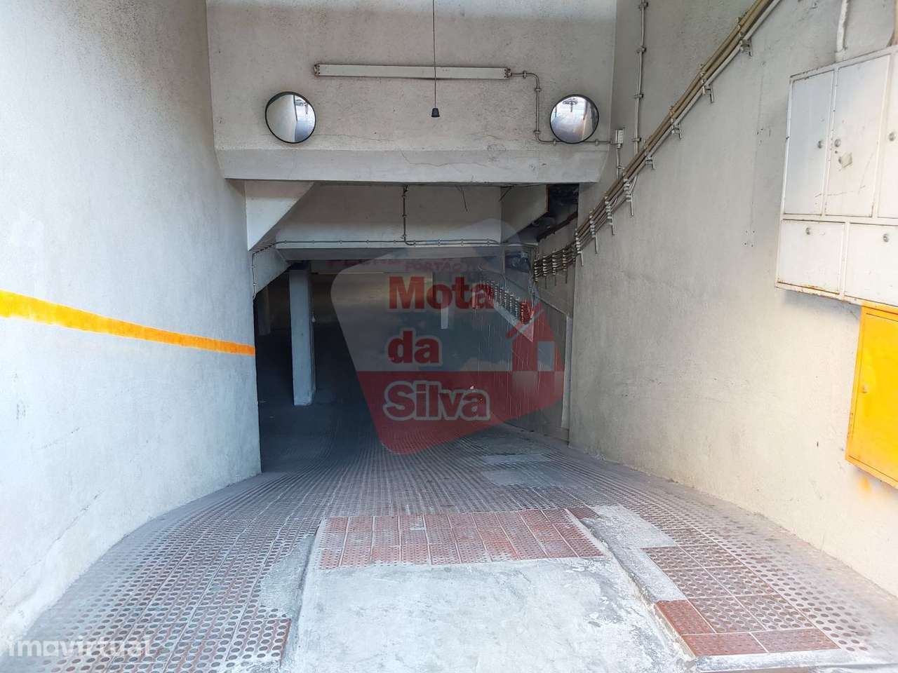 Excelente Garagem em Cacilhas - Grande imagem: 2/8