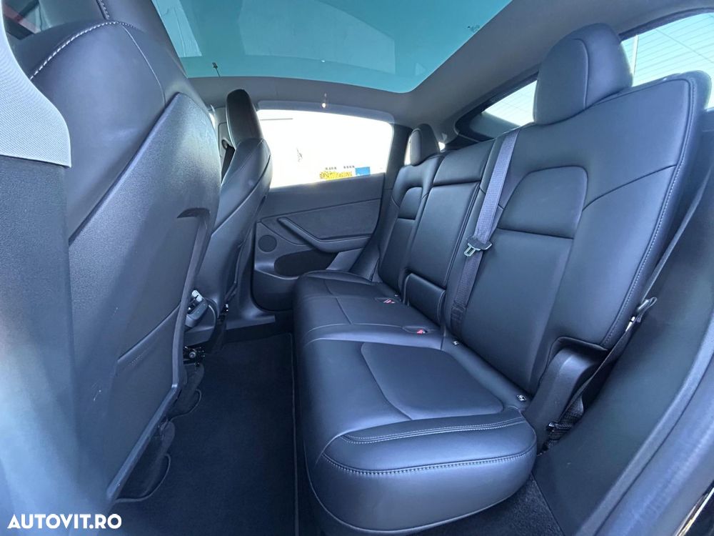 Tesla Model Y - 21