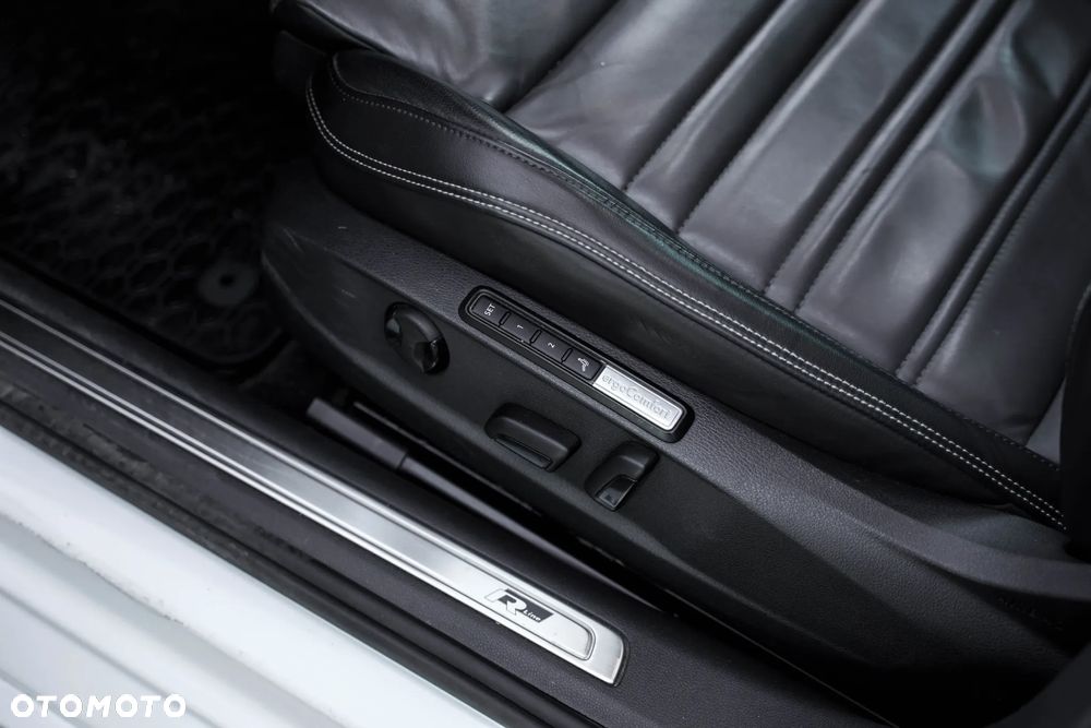 Volkswagen Passat - 19