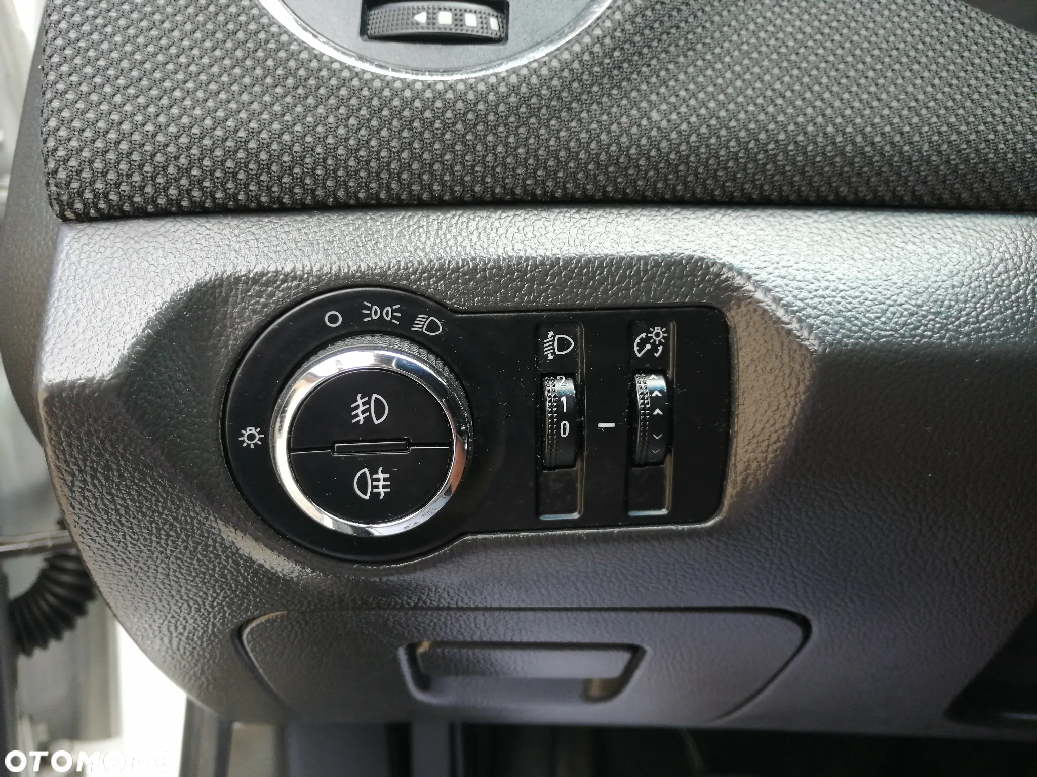 Chevrolet Cruze Station Wagon 1.6 LS - 19
